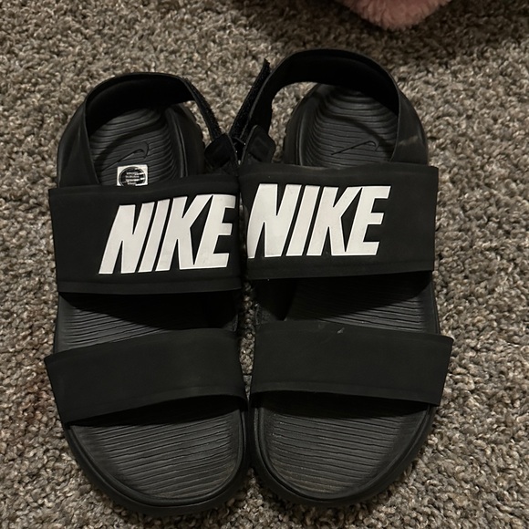 Nike Kids Black Sandals with White Logo - Picture 1 of 2